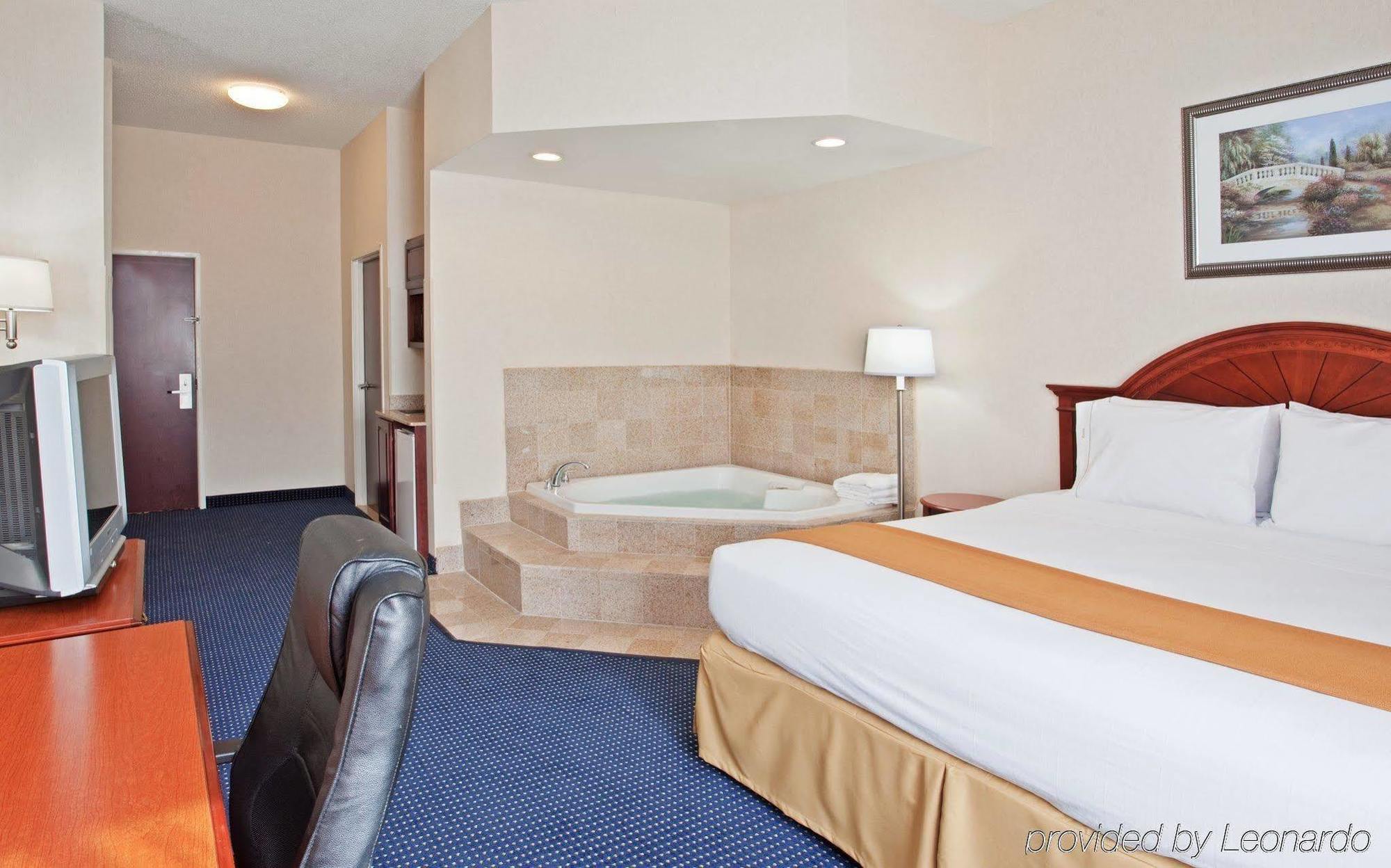 Holiday Inn Express Hotel & Suites Cleveland-Richfield By Ihg Brecksville Chambre photo